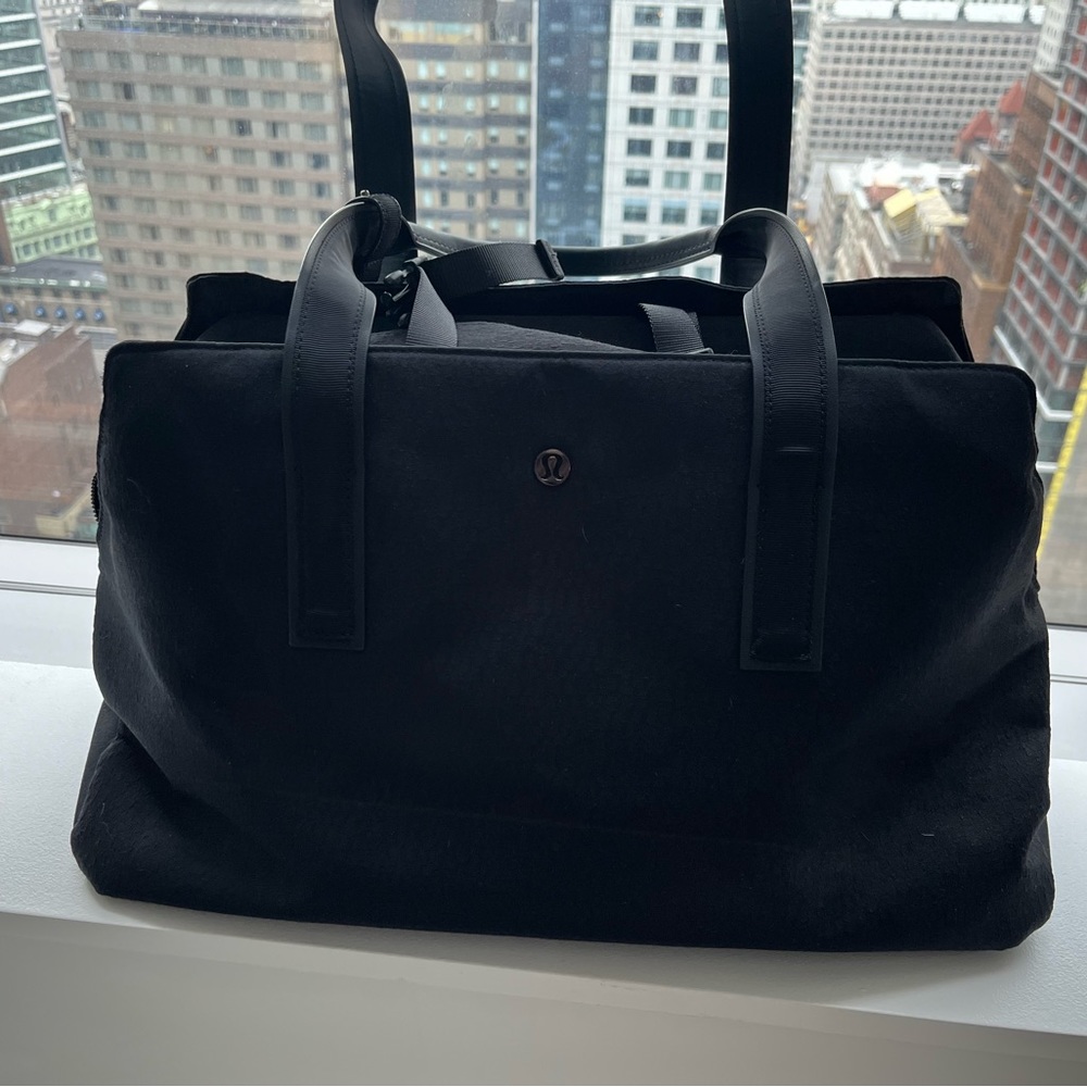 RARE LULULEMON Black Go Getter Bag (ORIGINAL VERSION) Excellent Condition